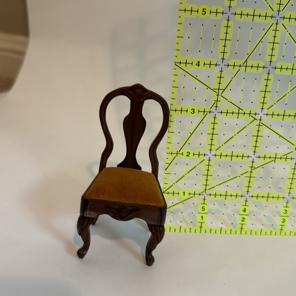 Vintage wooden and upholstered chair - Picture 2 of 4